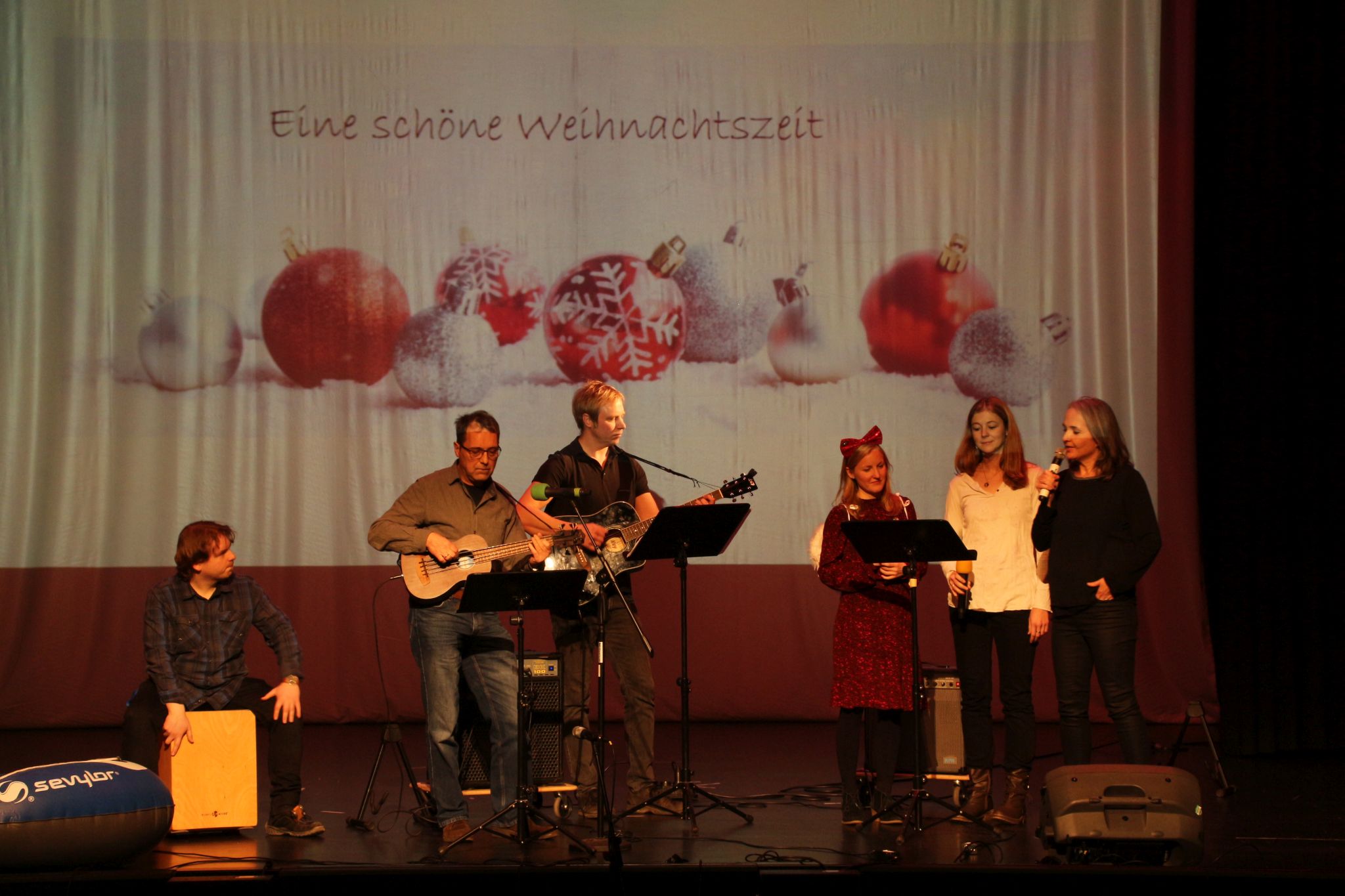 „Hoch die Hände für ´ne Spende“ CFvWGymnasium, Ratingen